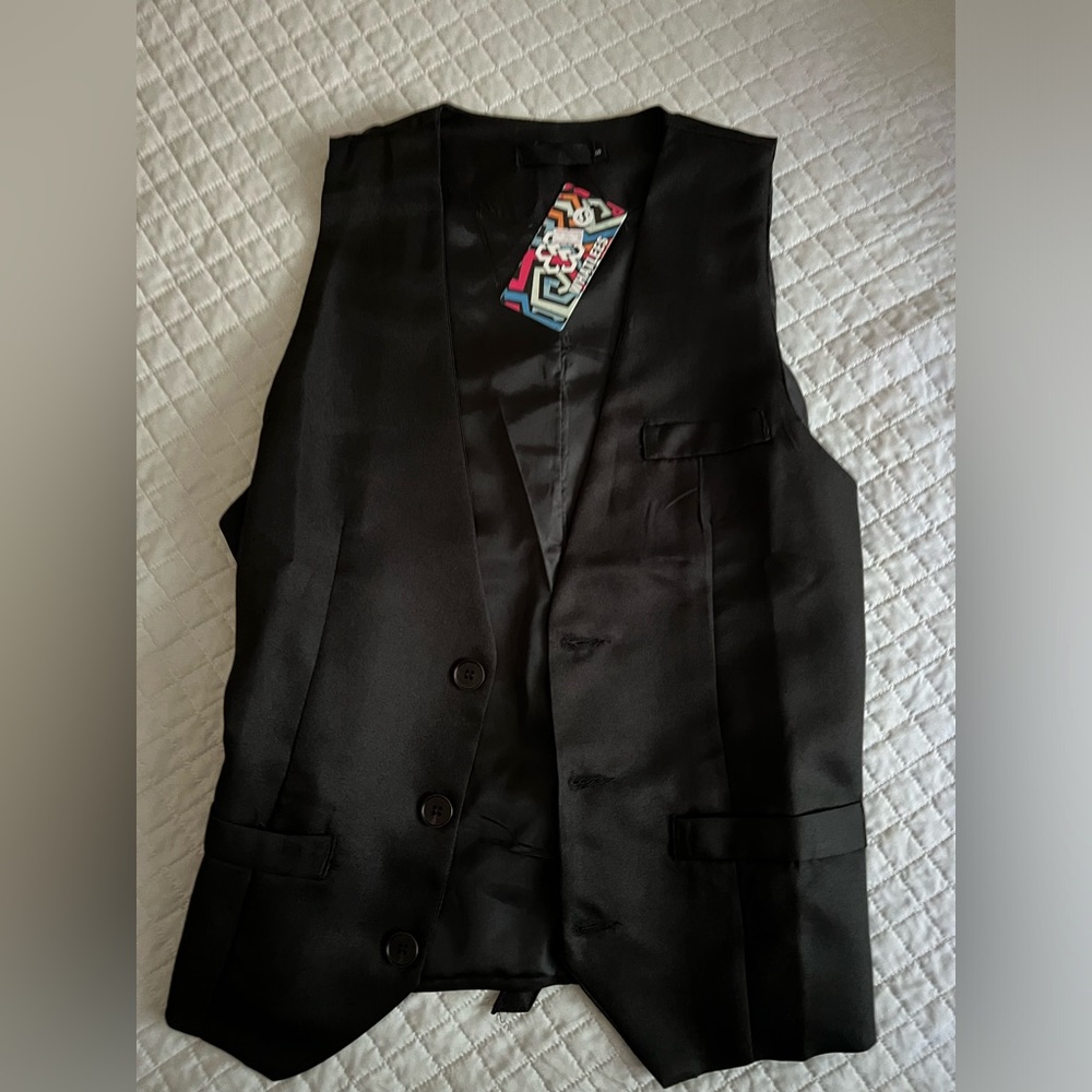 Black size small men button up vest in color black fits a small/medium women